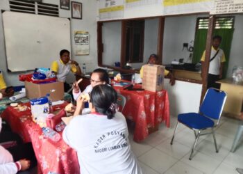 NAGORI LUMBAN GORAT BAGIKAN MAKANAN TAMBAHAN UNTUK LANSIA