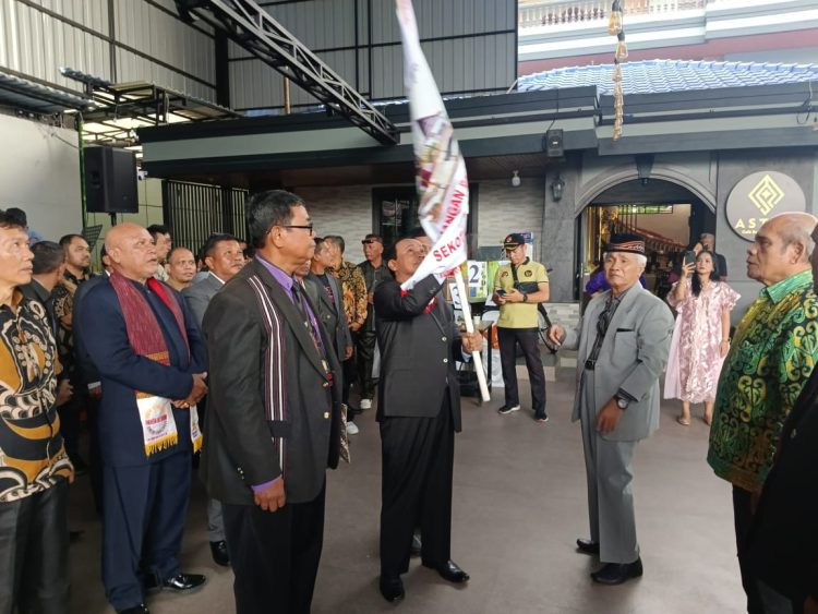 Drs.Kastel Panjaitan Dilantik Menjadi Pengurus Partangiangan Pomparan Raja Siponot Panjaitan