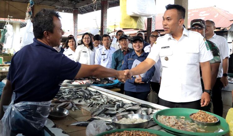 Wakil Bupati Simalungun Pantau Harga Bahan Pokok Di Pasar Serbalawan