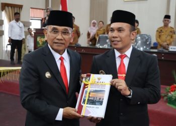 Bupati Simalungun H Anton Achmad Saragih dan Wakil Bupati Simalungun Benny Gusman Sinaga.(foto:ist)