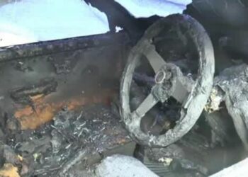 Jok depan mobil tempat dua balita tewas terbakar (Foto: Muhajir Arifin)