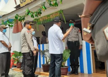 Walikota Bersama Kapolres Saat Meninjau Pospam di Tebing Tinggi.