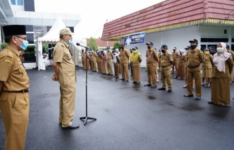 Walikota Ir H Umar zunaidi MM pimpin apel perdana PNS  kota Tebing Tinggi
