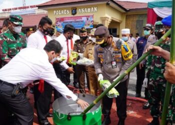 Kapolda Sumut Irjen Panca Putra Simanjuntak memusnahkan barang bukti narkoba jenis sabu hasil pengungkapan kasus dalam sebulan.