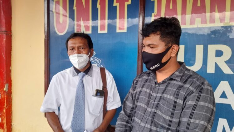 Kuasa hukum para korban, Binaris Situmorang (kiri).