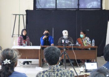Konferensi pers Aliansi Gerakan Rakyat Tutup TPL