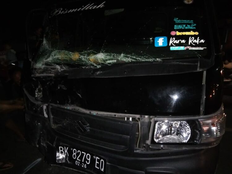 Salah satu mobil yang terlibat laga kambing.