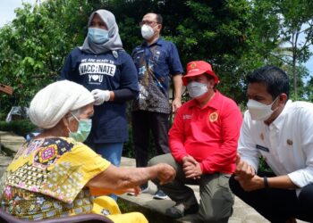 Wali Kota Siantar dan Kepala BIN Daerah Sumut meninjau vaksinasi di Siantar Marimbun