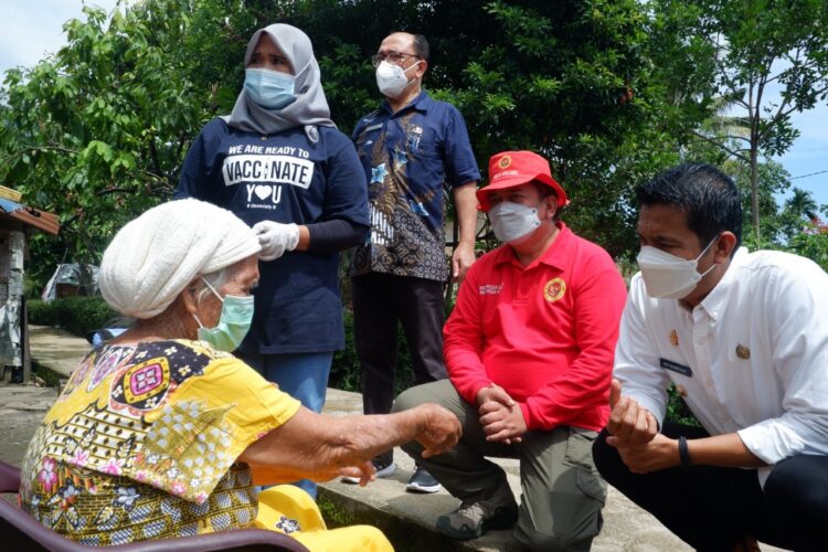 Wali Kota Siantar dan Kepala BIN Daerah Sumut meninjau vaksinasi di Siantar Marimbun