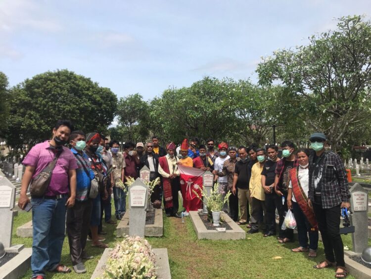 Aliansi Gerak Rakyat Tutup TPL ziarah ke makam BJ Habibie