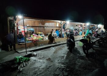 Warga Lumajang saat mengungsi