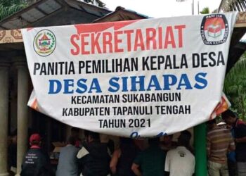 Warga geruduk kantor Panitia Pemilihan Kepala Desa Sihapas