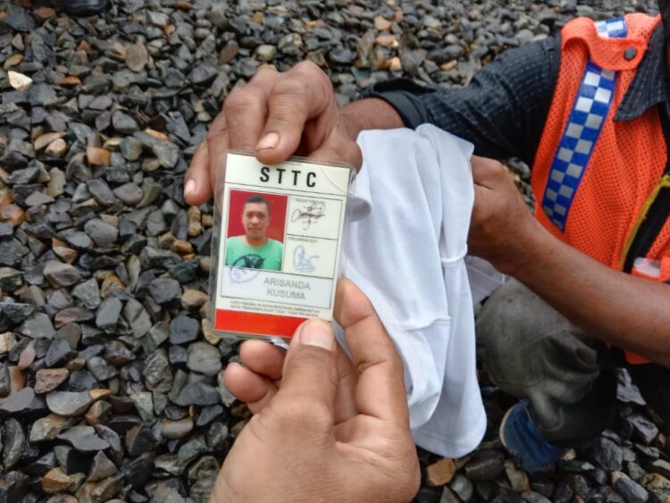 Identitas korban tewas di rel kereta api