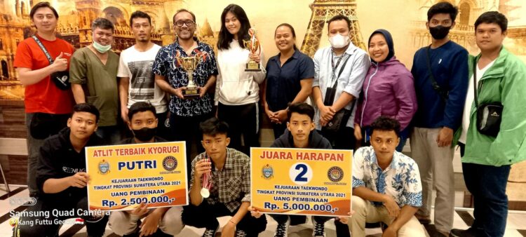 Atlit Taekwondo Simalungun meraih penghargaan