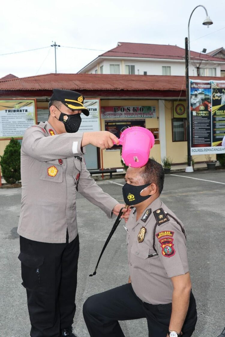 Personel Polres Siantar yang naik pangkat