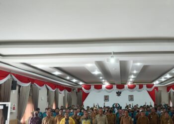 Wakil Bupati Pakpak Bharat Dr Mutsyuhito Solin menerima ratusan mahasiswa Unimed Medan.(f:ist/konstruktif)