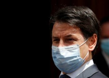 Perdana Menteri Giuseppe Conte mengatakan "sama sekali tidak khawatir" apabila ditanyai.