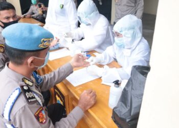 Personil Polres Tebingtinggi ikuti  4apid test.