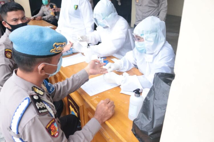 Personil Polres Tebingtinggi ikuti  4apid test.