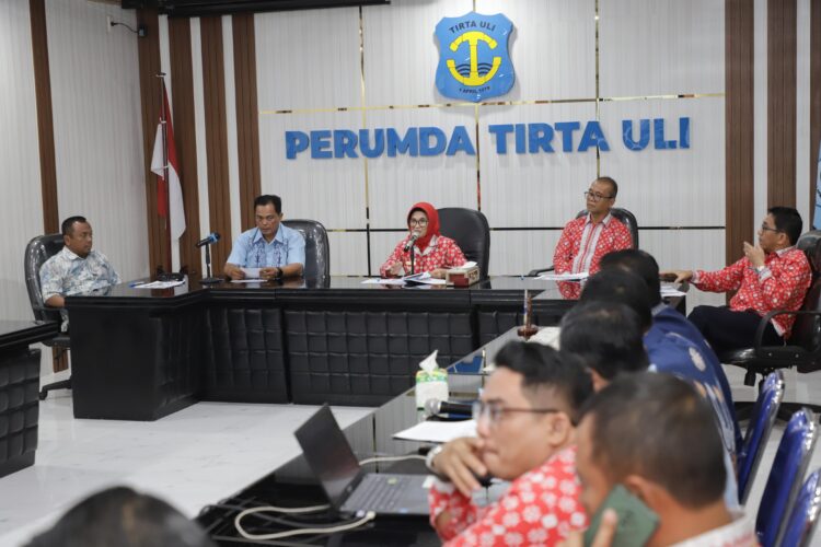Wali Kota Pematangsiantar saat menghadiri rapat tahunan perusahaan dan pembagian laba ( dividen) dari PDAM Tirta Uli.( Nawasenanews/Ist)