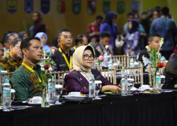 Wali Kota Pematangsiantar dr Susanti Dewayani SpA menghadiri Pembukaan Rapat Kerja Nasional (Rakernas) Asosiasi Pemerintah Kota Seluruh Indonesia (APEKSI) XVII Tahun 2024, yang secara resmi oleh Presiden Joko Widodo (Jokowi). di Gedung Balikpapan Sport and Convention Center (BSCC), Selasa (04/06/2024). ( Nawasenanews/ Ist)