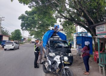 Sat Lantas Polres Simalungun mengadakan patroli dan razia mengantisipasi adanya geng motor yang meresahkan masyarakat dan menertibkan truk dengan muatan berlebihan dan melebihi dimensi  atau over dimension over load (ODOL). ( Nawasenanews/ Ist)