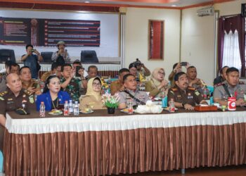 Wali Kota Pematangsiantar menyaksikan secara daring Peresmian Peluncuran Digitalisasi Layanan Perizinan Penyelenggaraan Event di aula Widya Satya Brata Polres Pematangsiantar.(Nawasenanews/ Ist)