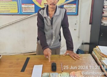 Tersangka kasus Perjudian, Haratua MD Silalahi berhasil ditangkap Polsek Tanah Jawa Resor Simalungun yang berpraktik sebagai penulis judi togel Sidney di Warung Tuak.(Nawasenanews/ Ist)