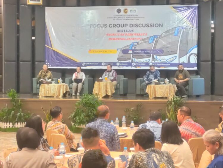 Mewakili Kapolres, Kasat Lantas Polres Simalungun, IPTU Jonni FH Sinaga, SH, hadir dalam acara Focus Group Discussion (FGD) bertajuk "Angkutan Pariwisata yang Berkeselamatan" yang berlangsung di Le Polonia Hotel, lantai 3, Medan, Sabtu,( 29/06/2024).(Nawasenanews/ Ist)