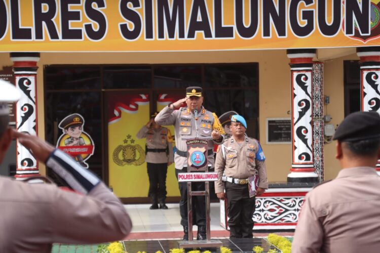 Kapolres Simalungun saat memimpin upacara serah terima jabatan di Mapolres Simalungun Pamatang Raya Selasa ( 17/08/2024).(Nawasenanews/ Ist)