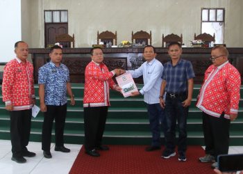 Wali Kota Pematangsiantar Wesly Silalahi saat menghadiri penutupan Rapat Paripurna III terkait LKPJ Wali Kota TA 2024.( Ist/Nawasenanews)