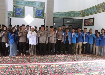 Wujud kepedulian sosial dan penguatan persatuan bangsa, Polres Simalungun menggelar kegiatan doa bersama yang melibatkan santri, mahasiswa, dan anak-anak yatim.( Nawasenanews/ Ist)