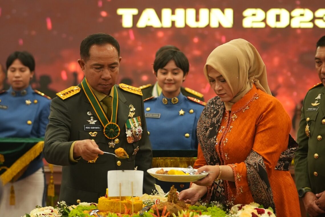 Kasad Pimpin Wisuda Purnawira Pati TNI AD 2023