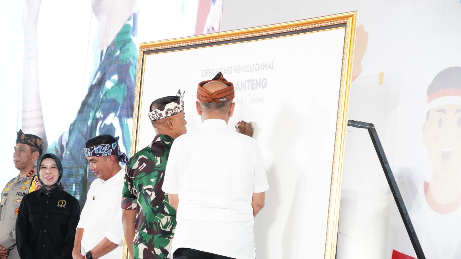 Pangdam III/Siliwangi Deklarasi Pemilu Damai 2024 "Jabar Anteng" Pemilu Damai" Jabar Anteng"