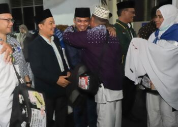 Sekda Siantar Sambut Kedatangan 198 Jamaah Haji dari Tanah Suci