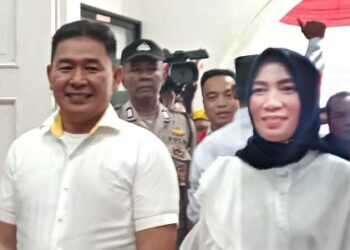 Untuk Mengatasi Masalah Krusial di Siantar, Mangatas-Ade Mendaftar ke KPU