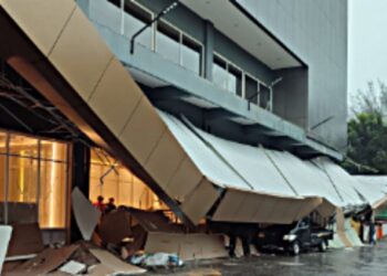 Kanopi Merdeka Mall Siantar Ambruk, Diduga Dibangun Tanpa Izin