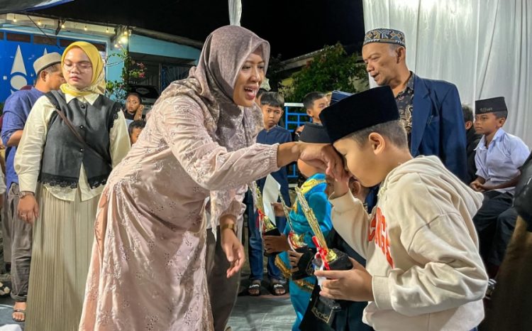 Meski Hujan, Herlina Tetap Hadiri Peringatan Maulid Nabi Muhammad SAW di Masjid Al Ikhlas