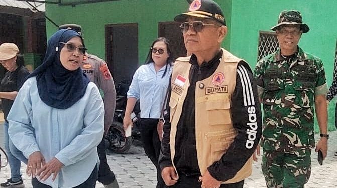 Bupati Simalungun Tinjau Lokasi Banjir dan Serahkan Bantuan