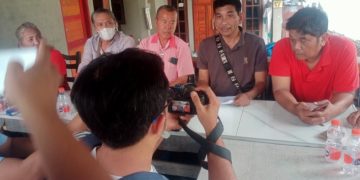 Pengurus Anak Cabang (PAC) PDI Perjuangan (PDIP) se-Kota Pematangsiantar berkumpul di warung kopi, Jalan SM Raja, Kelurahan Naga Huta, Kecamatan Siantar Marimbun, Pematangsiantar, Selasa 28 Oktober 2025.