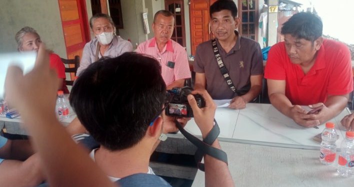 Pengurus Anak Cabang (PAC) PDI Perjuangan (PDIP) se-Kota Pematangsiantar berkumpul di warung kopi, Jalan SM Raja, Kelurahan Naga Huta, Kecamatan Siantar Marimbun, Pematangsiantar, Selasa 28 Oktober 2025.