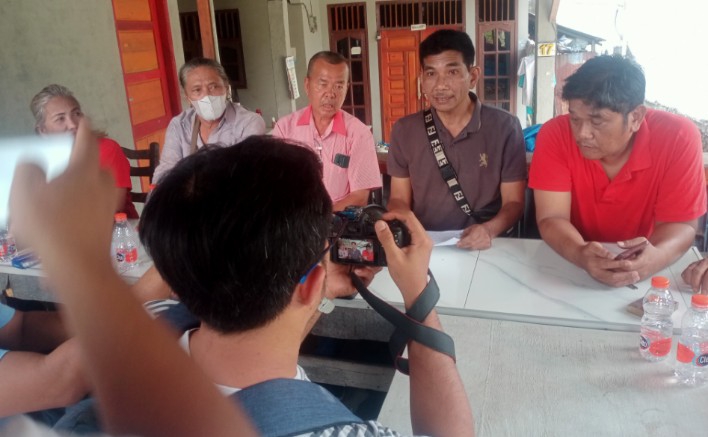 Pengurus Anak Cabang (PAC) PDI Perjuangan (PDIP) se-Kota Pematangsiantar berkumpul di warung kopi, Jalan SM Raja, Kelurahan Naga Huta, Kecamatan Siantar Marimbun, Pematangsiantar, Selasa 28 Oktober 2025.