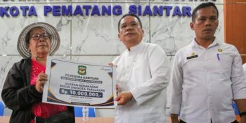 Pemko Siantar Salurkan Bantuan Rp10 Juta untuk Pedagang Korban Kebakaran Pasar Dwikora