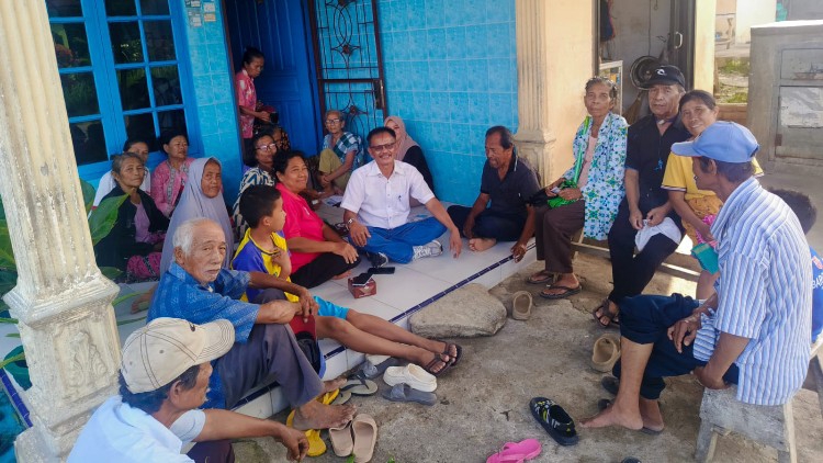Wakil Ketua DPRD Siantar Bantu Lansia Gurilla Masuk PKH dan BPNT