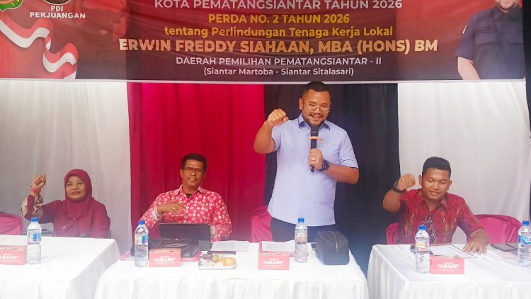 Anggota DPRD Siantar Erwin Siahaan Sosialisasikan Perda PTKL