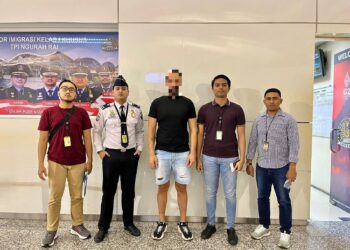 Bule Italia Pelaku Mesum di Depan Rumah Warga Diusir dari Bali