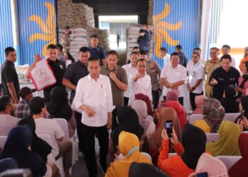Presiden RI pantau persediaan Beras di gudang Bulok