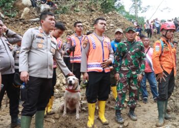 Hari ke-4 Longsor Bukit Dolok Simarsolpah,Kapolres Simalungun Bersama Dandim 0207/Sml Bersinergi Pencarian Korban
