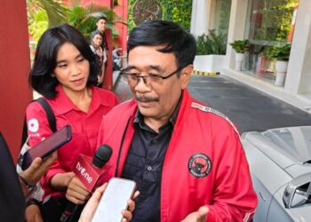 Djarot Sebut Sosok yang Ditemui Ganjar di Surabaya Bisa Tentukan Pemenangan pada Pilpres 2024