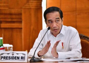 Dapat Penghargaan Alumnus Terburuk UGM, Jokowi: Saya Ingatkan, Kita Ini Ada Etika dan Sopan Santun
